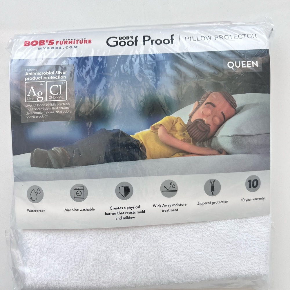 Bob's Furniture Goof Proof Pillow Protector - Queen. Brand New